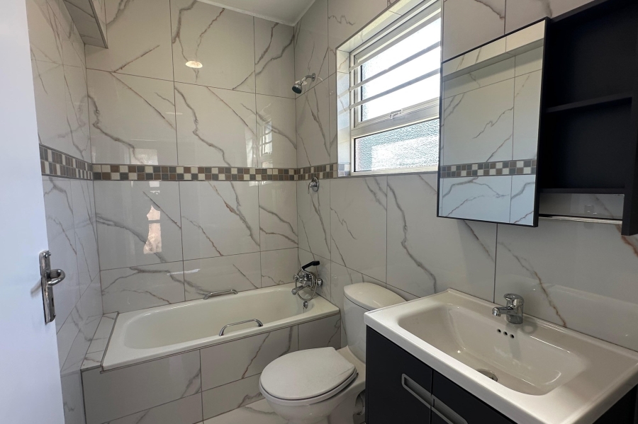 4 Bedroom Property for Sale in Aviary Hill KwaZulu-Natal