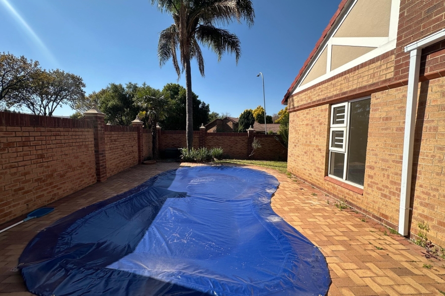 4 Bedroom Property for Sale in Aviary Hill KwaZulu-Natal