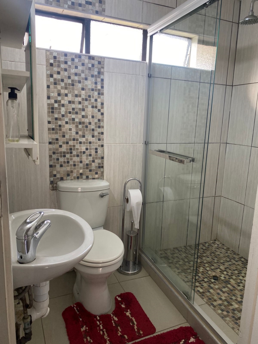 To Let 1 Bedroom Property for Rent in Montclair KwaZulu-Natal