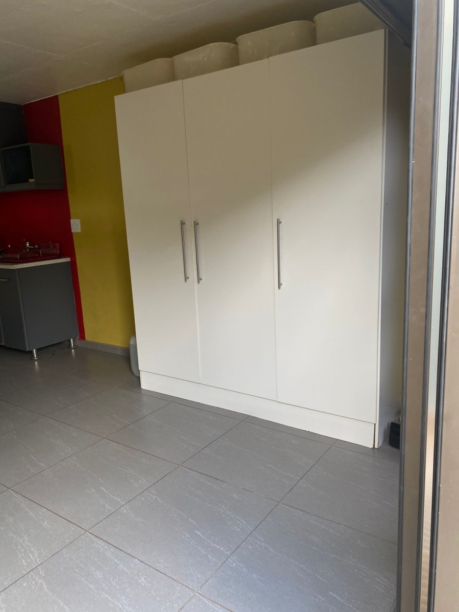 To Let 1 Bedroom Property for Rent in Montclair KwaZulu-Natal