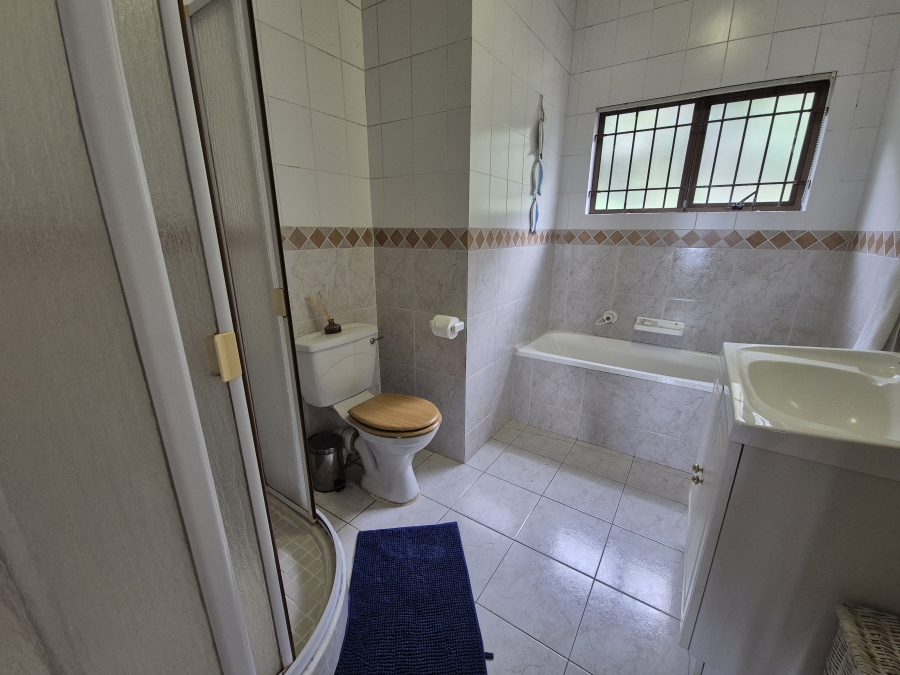 3 Bedroom Property for Sale in Tinley Manor KwaZulu-Natal