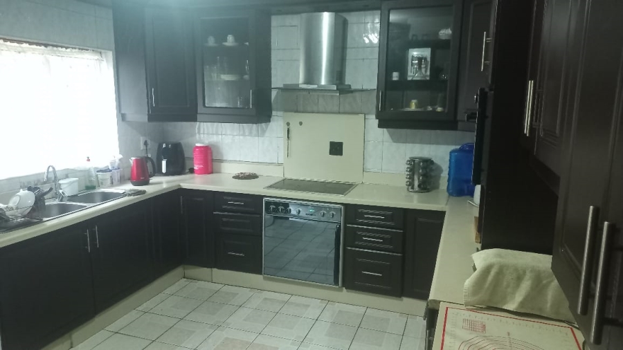 5 Bedroom Property for Sale in Silverglen KwaZulu-Natal