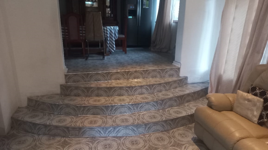 5 Bedroom Property for Sale in Silverglen KwaZulu-Natal