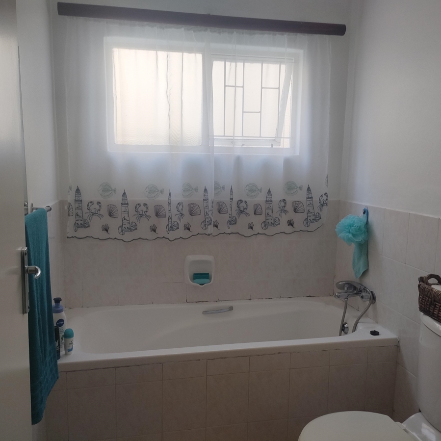 2 Bedroom Property for Sale in Kloof KwaZulu-Natal