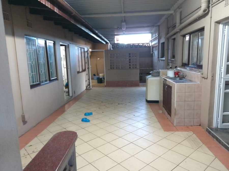 6 Bedroom Property for Sale in Mobeni Heights KwaZulu-Natal