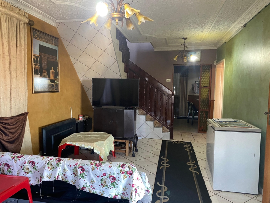 6 Bedroom Property for Sale in Mobeni Heights KwaZulu-Natal