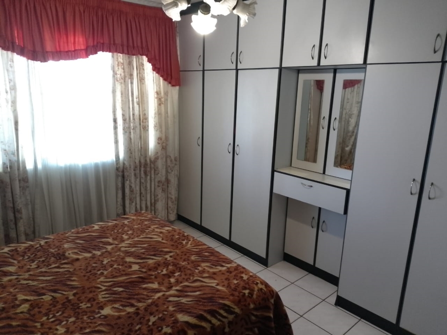 6 Bedroom Property for Sale in Mobeni Heights KwaZulu-Natal
