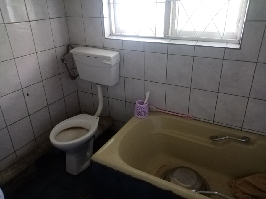 6 Bedroom Property for Sale in Hillary KwaZulu-Natal