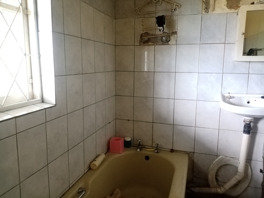 6 Bedroom Property for Sale in Hillary KwaZulu-Natal