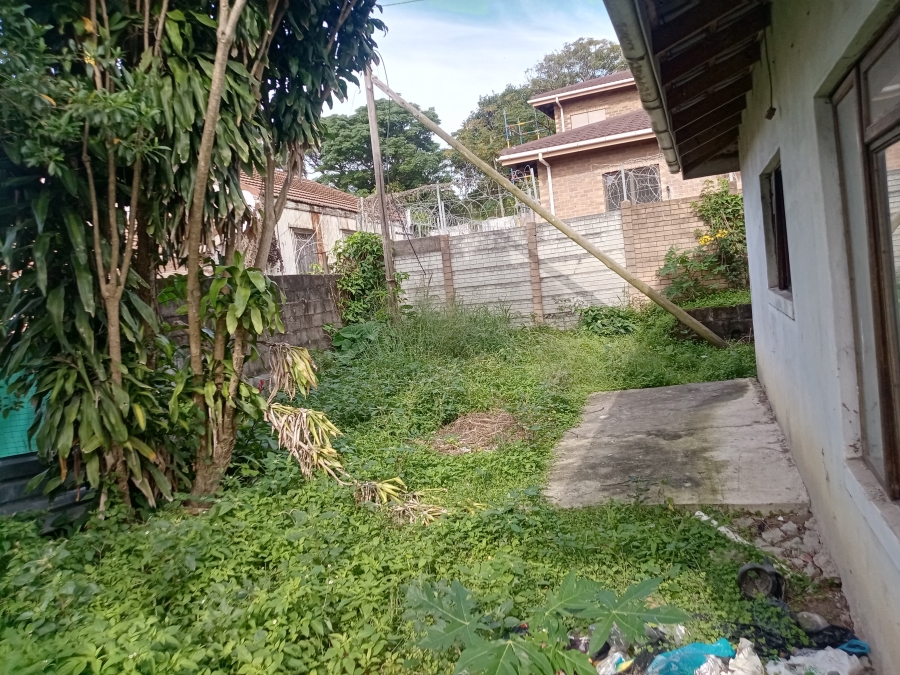 6 Bedroom Property for Sale in Hillary KwaZulu-Natal