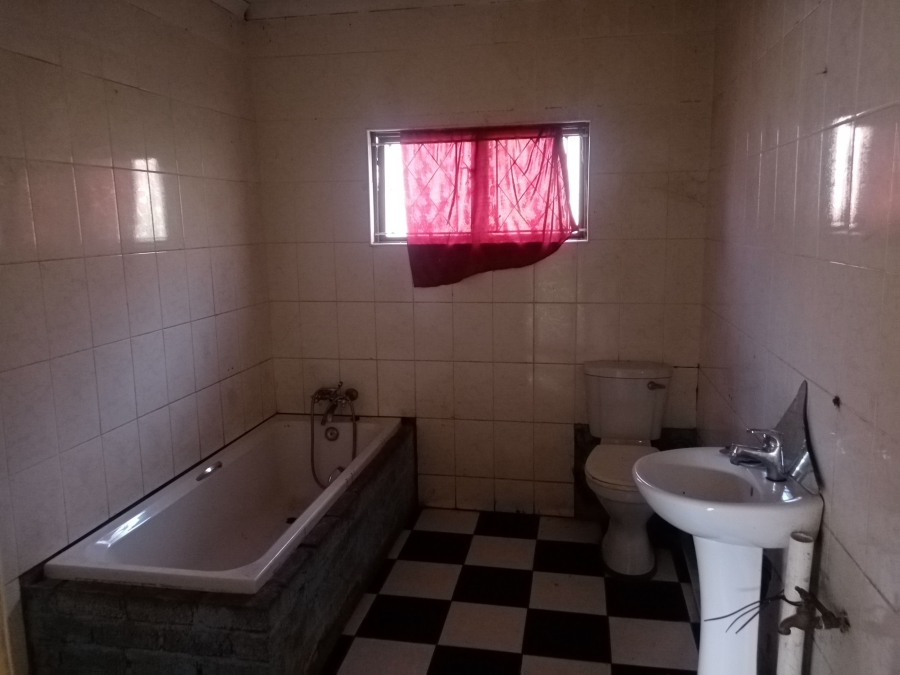 6 Bedroom Property for Sale in Hillary KwaZulu-Natal