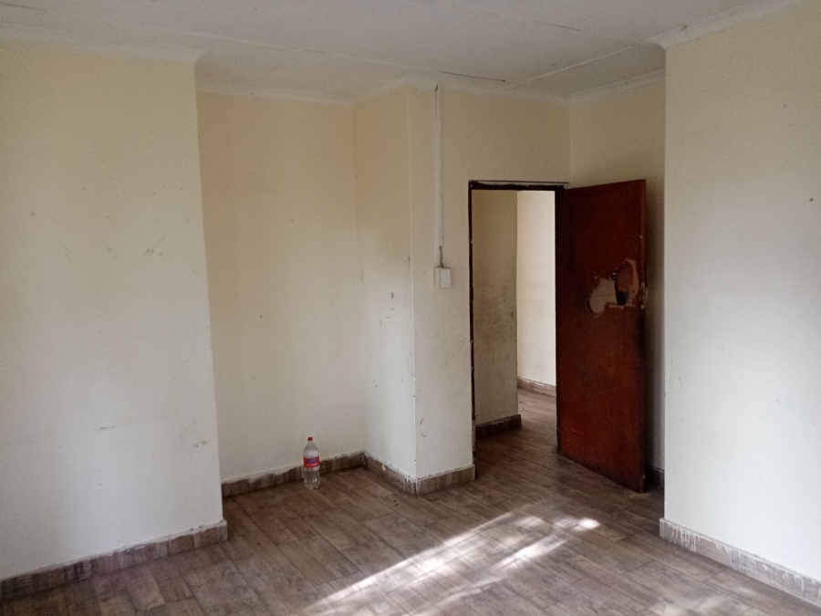 6 Bedroom Property for Sale in Hillary KwaZulu-Natal