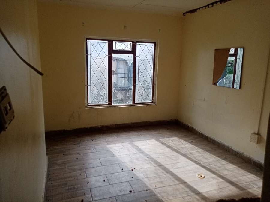 6 Bedroom Property for Sale in Hillary KwaZulu-Natal