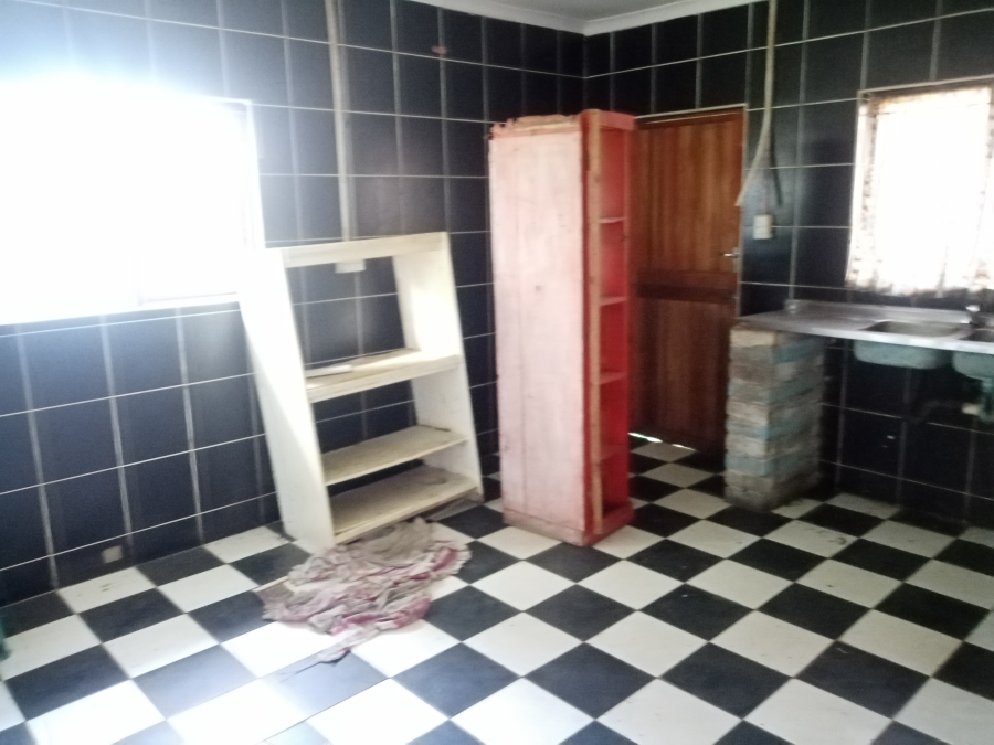 6 Bedroom Property for Sale in Hillary KwaZulu-Natal