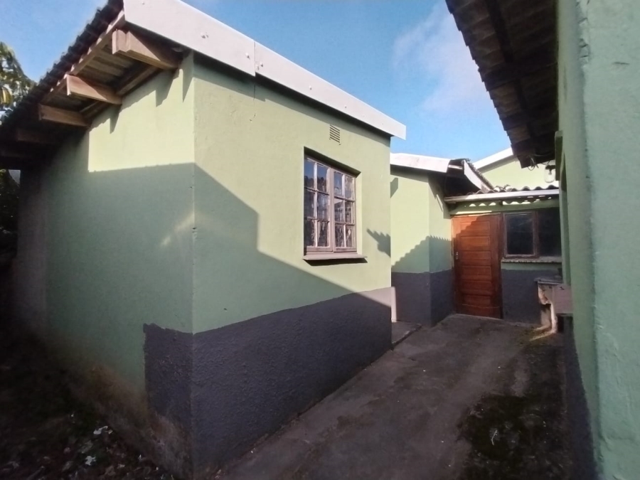 6 Bedroom Property for Sale in Esikhawini KwaZulu-Natal
