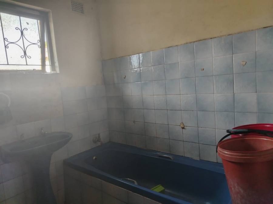 6 Bedroom Property for Sale in Esikhawini KwaZulu-Natal