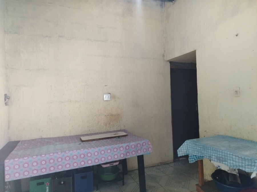 6 Bedroom Property for Sale in Esikhawini KwaZulu-Natal