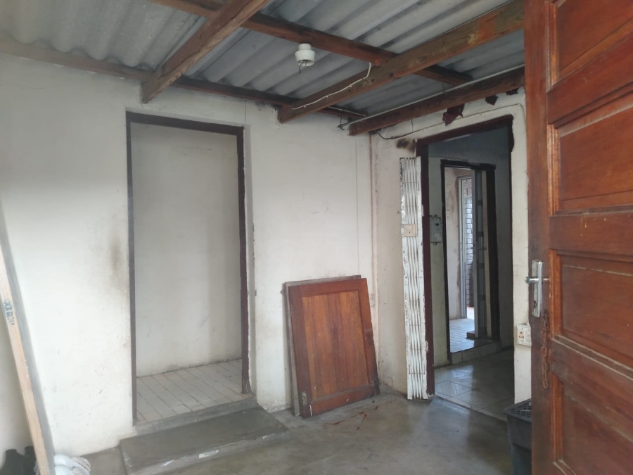 6 Bedroom Property for Sale in Esikhawini KwaZulu-Natal