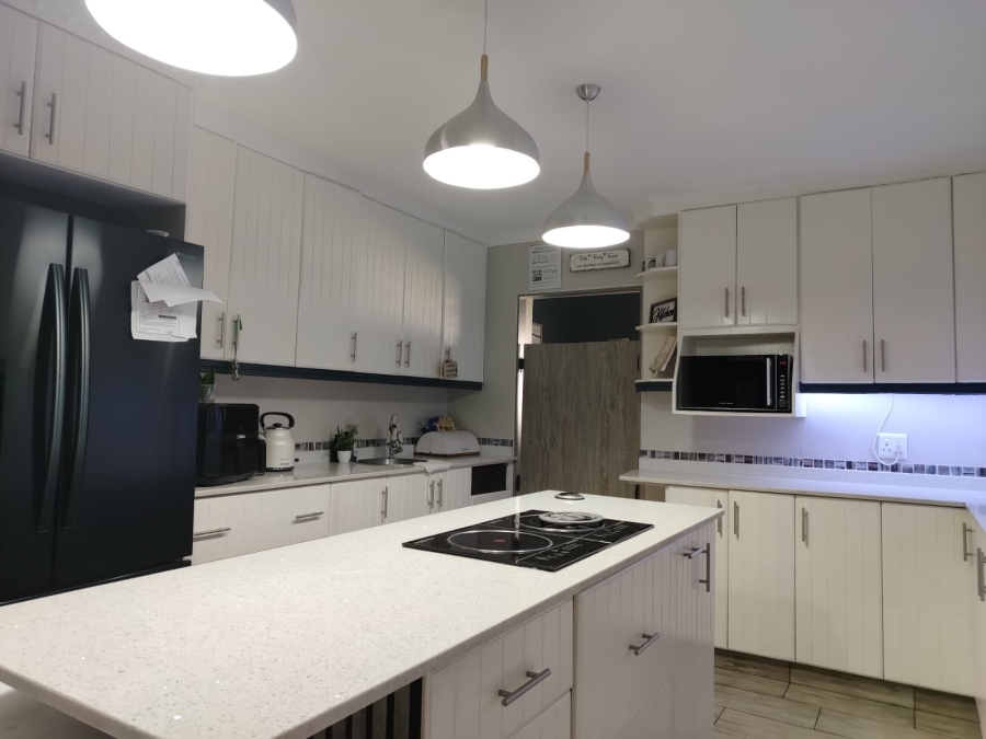 3 Bedroom Property for Sale in Meer En See KwaZulu-Natal