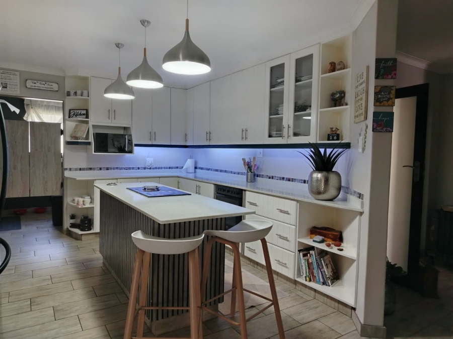 3 Bedroom Property for Sale in Meer En See KwaZulu-Natal