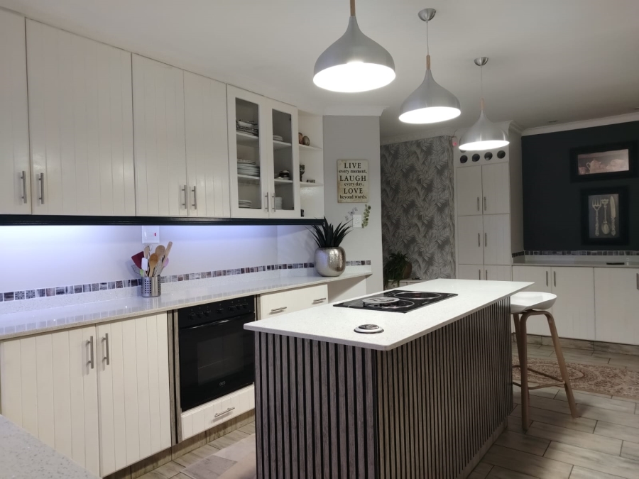 3 Bedroom Property for Sale in Meer En See KwaZulu-Natal