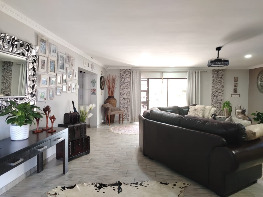 3 Bedroom Property for Sale in Meer En See KwaZulu-Natal