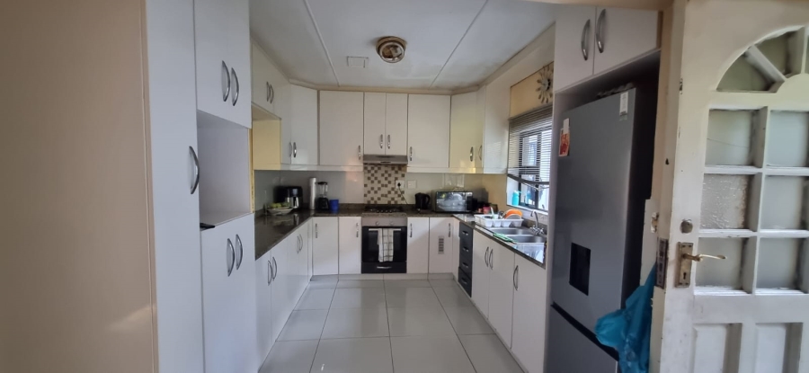 3 Bedroom Property for Sale in Carrington Heights KwaZulu-Natal