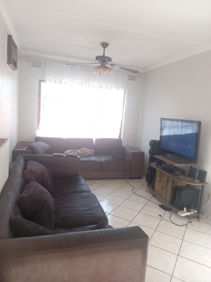 To Let 3 Bedroom Property for Rent in Isipingo Hills KwaZulu-Natal