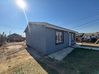 2 Bedroom Property for Sale in Mpophomeni KwaZulu-Natal