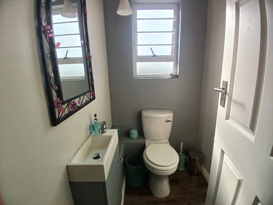5 Bedroom Property for Sale in Gillitts KwaZulu-Natal
