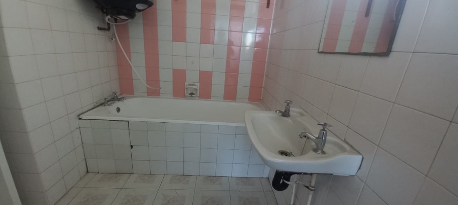 1 Bedroom Property for Sale in Esplanade KwaZulu-Natal