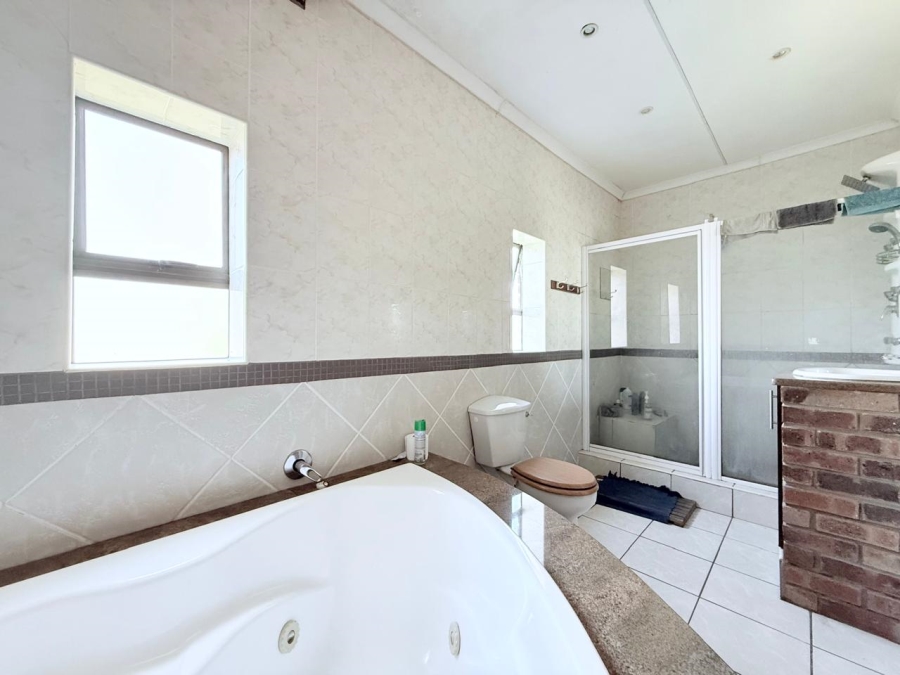 4 Bedroom Property for Sale in Pioneer Park KwaZulu-Natal