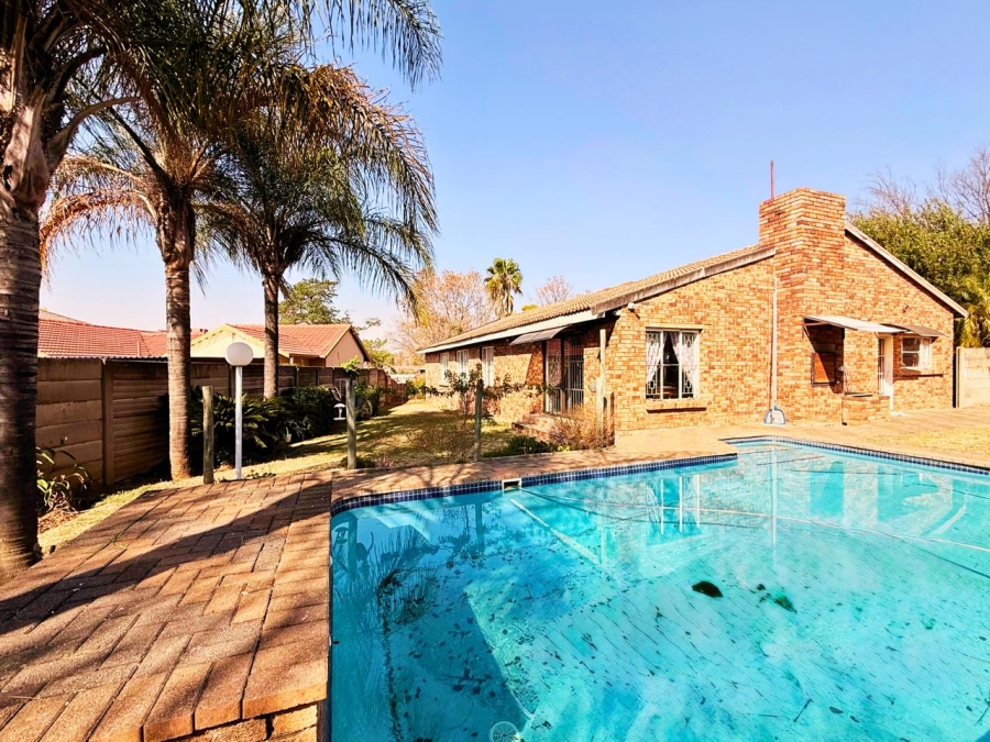 4 Bedroom Property for Sale in Pioneer Park KwaZulu-Natal