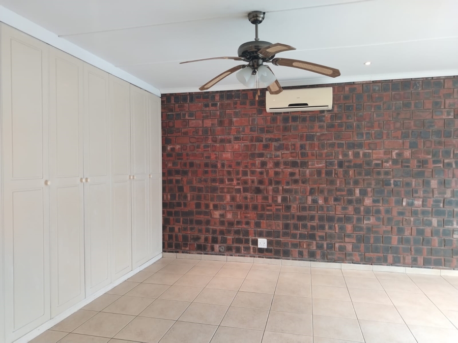 3 Bedroom Property for Sale in Meer En See KwaZulu-Natal