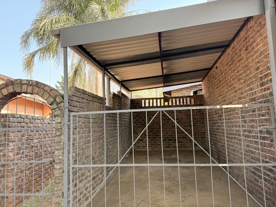 4 Bedroom Property for Sale in Pioneer Park KwaZulu-Natal