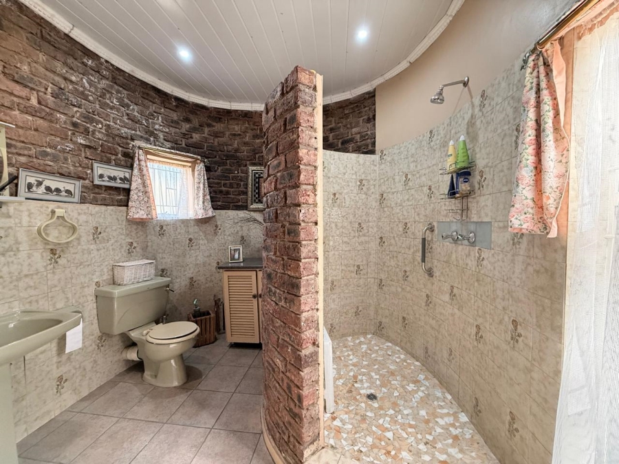 4 Bedroom Property for Sale in Pioneer Park KwaZulu-Natal