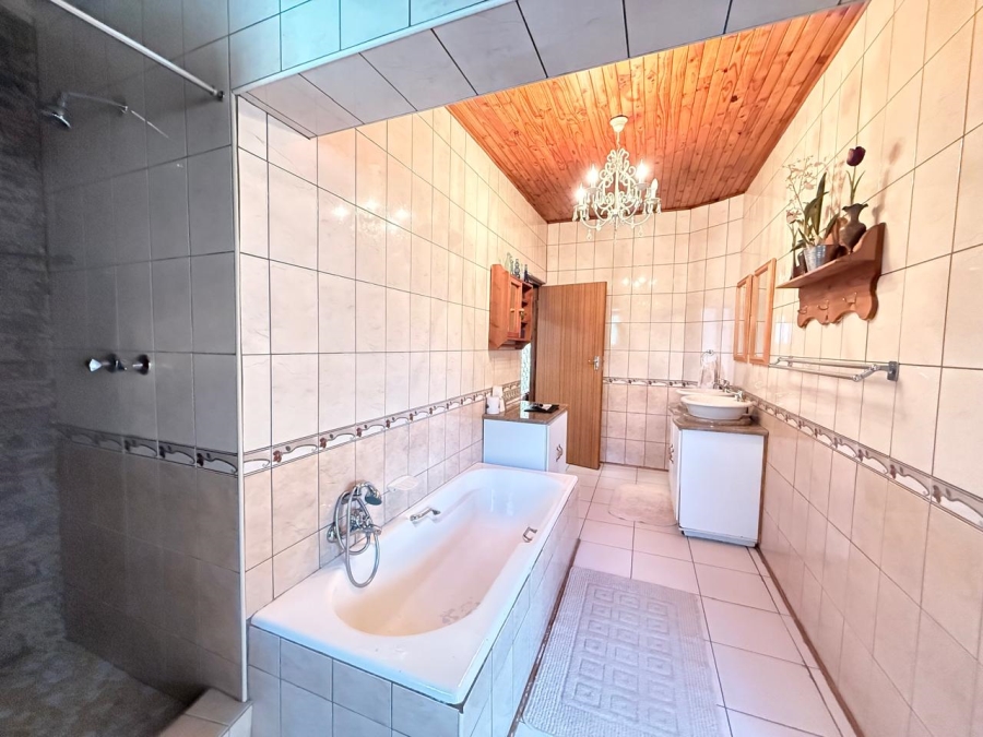 4 Bedroom Property for Sale in Pioneer Park KwaZulu-Natal