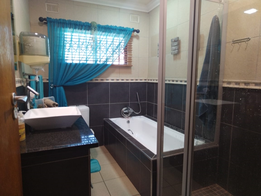 3 Bedroom Property for Sale in Meer En See KwaZulu-Natal