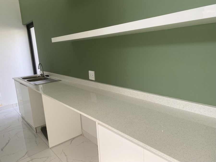 To Let 4 Bedroom Property for Rent in Palm Lakes Estate KwaZulu-Natal