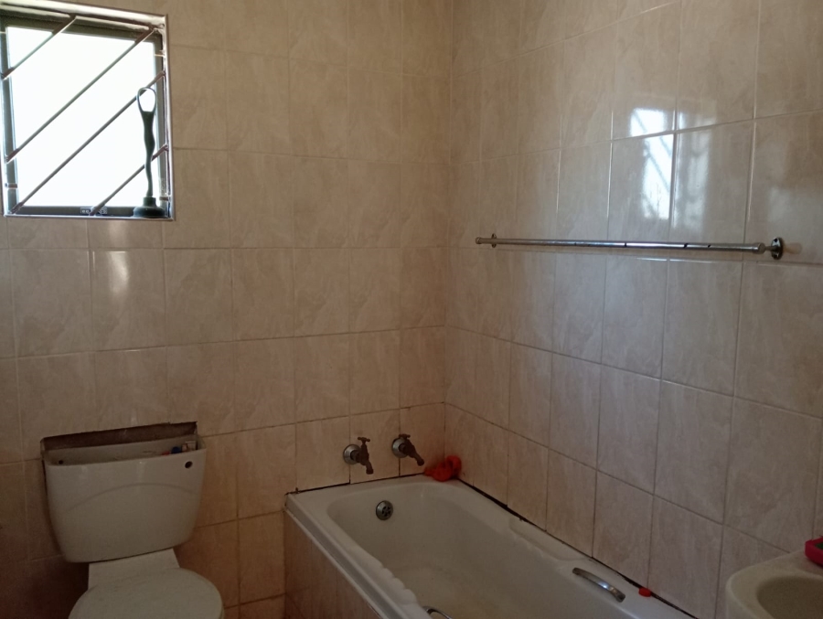 2 Bedroom Property for Sale in Esikhawini KwaZulu-Natal