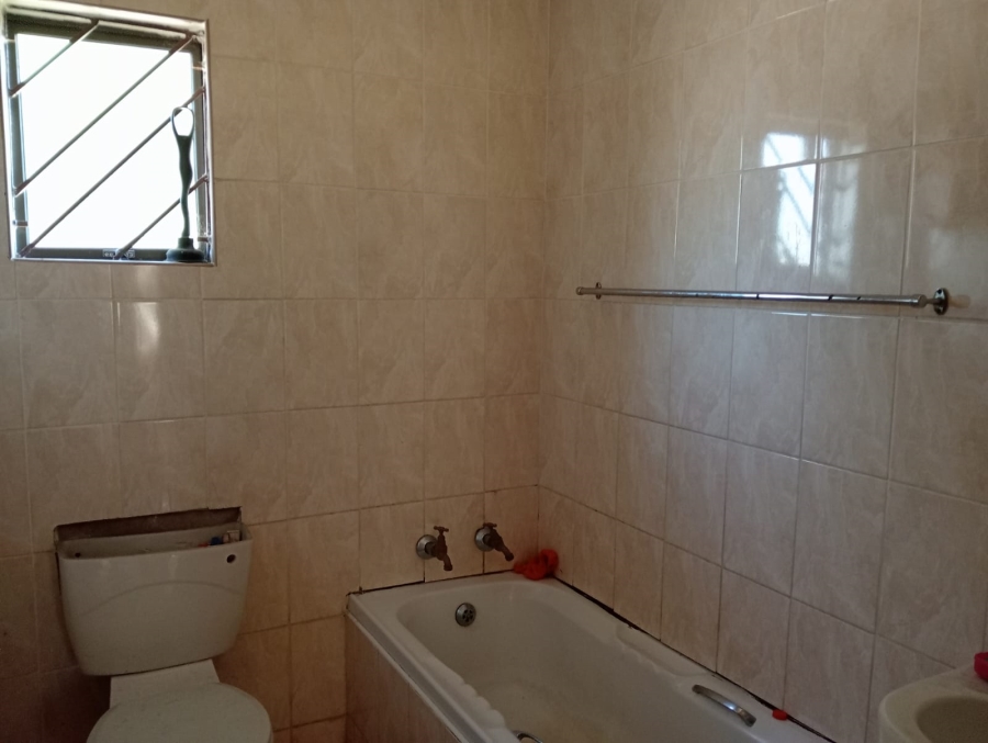 2 Bedroom Property for Sale in Esikhawini KwaZulu-Natal
