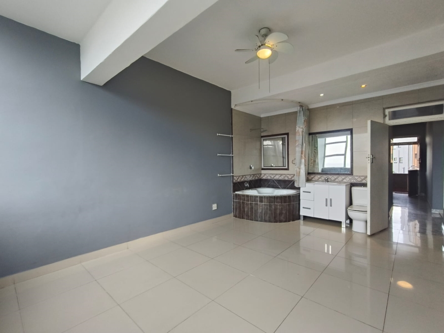 To Let 2 Bedroom Property for Rent in Margate Beach KwaZulu-Natal