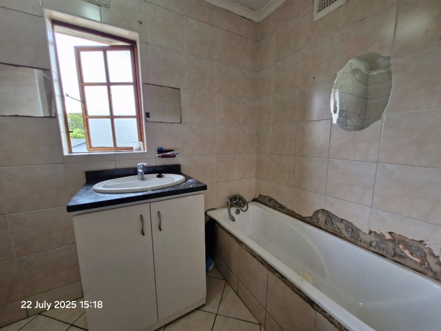 To Let 3 Bedroom Property for Rent in Malvern KwaZulu-Natal