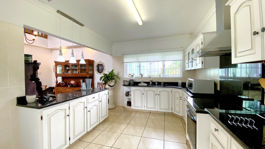 6 Bedroom Property for Sale in Pennington KwaZulu-Natal