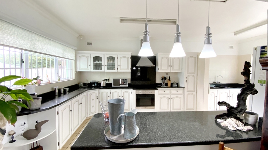 6 Bedroom Property for Sale in Pennington KwaZulu-Natal