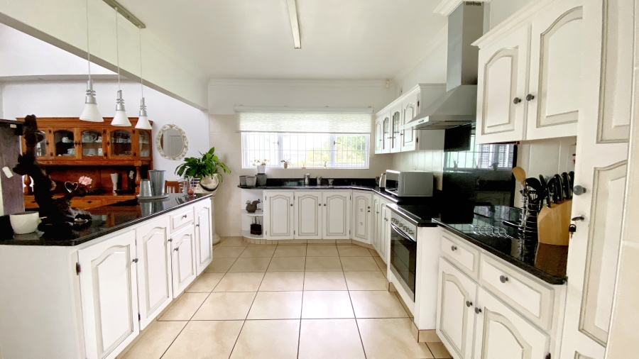 6 Bedroom Property for Sale in Pennington KwaZulu-Natal