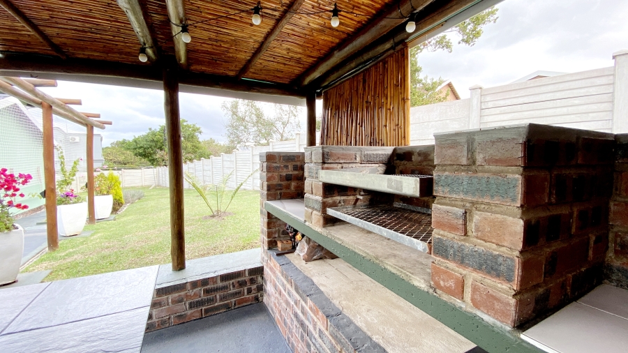 6 Bedroom Property for Sale in Pennington KwaZulu-Natal