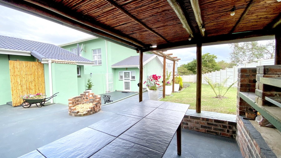6 Bedroom Property for Sale in Pennington KwaZulu-Natal