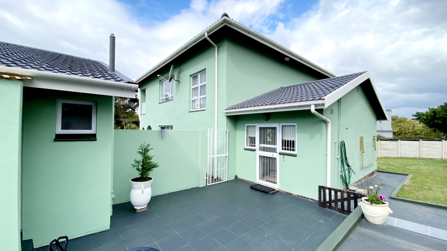 6 Bedroom Property for Sale in Pennington KwaZulu-Natal
