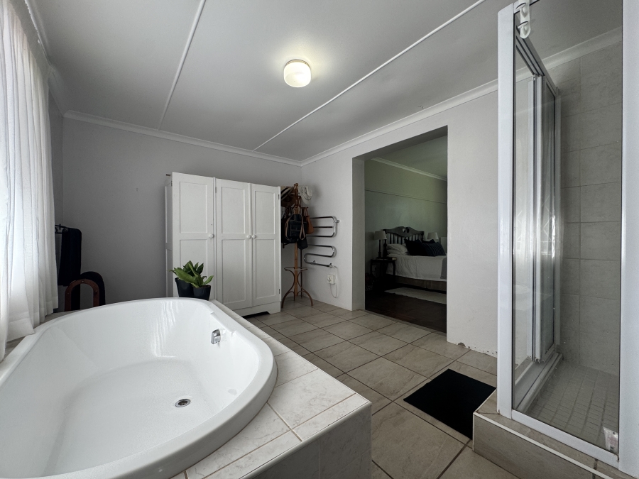 3 Bedroom Property for Sale in Waterfall KwaZulu-Natal